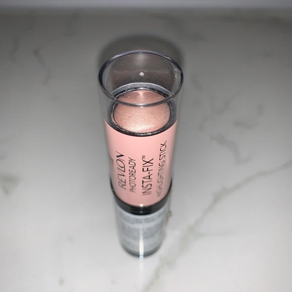 Photoready Highlighter Insta-Fix Stick - Picture 2 of 7